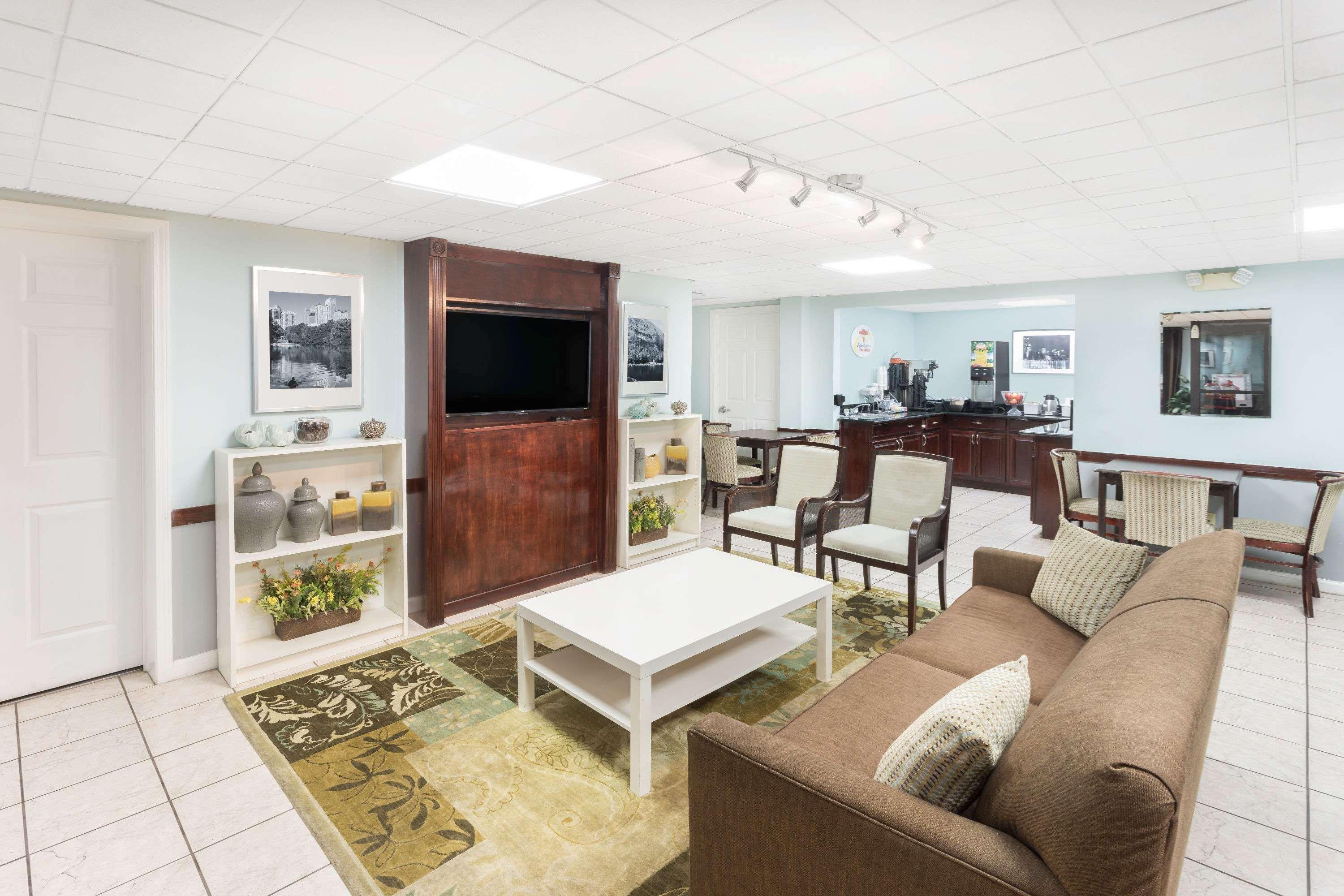 Super 8 By Wyndham Decatur/Lithonia/Atl Area Motel Kültér fotó