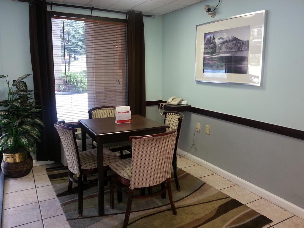 Super 8 By Wyndham Decatur/Lithonia/Atl Area Motel Kültér fotó